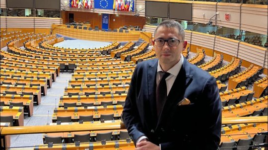 Școli supraaglomerate și copii obligați să alerge dintr-o oră în alta. Un deputat PNL acuză că pauzele au devenit „prima victimă” a sistemului