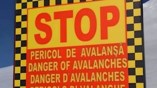 Avalanșă pe Valea Coștilei: cel puțin un schior surprins sub zăpadă, intervenție de urgență în Bucegi