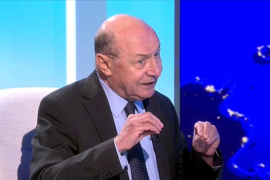 Traian Băsescu: ”Dacă va cădea primul guvern, al doilea nu va mai fi discutat. Toți sunt nişte caraghioşi care au câte o Constituție”