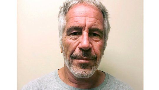 Dosarele Epstein generează noi anchete în Regatul Unit. Două persoane au făcut acuzații grave de abuz sexual asupra copiilor