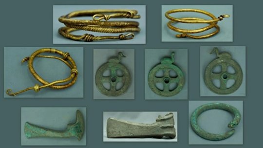Descoperire spectaculoasă în Prahova după semnalul unui detector de metale. Un tezaur vechi de aproximativ 3.000 de ani a fost găsit pe un deal izolat
