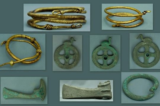 Descoperire spectaculoasă în Prahova după semnalul unui detector de metale. Un tezaur vechi de aproximativ 3.000 de ani a fost găsit pe un deal izolat