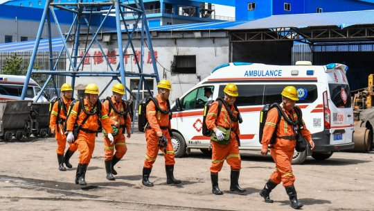 Tragedie uriașă după o explozie produsă într-o mină de cărbune. Zeci de oameni au murit, iar operațiunile de salvare continuă