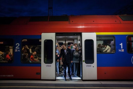 Serbia a suspendat toate trenurile înaintea unui protest antiguvernamental la Belgrad. Pasagerii au fost coborâți din garniturile aflate în circulație