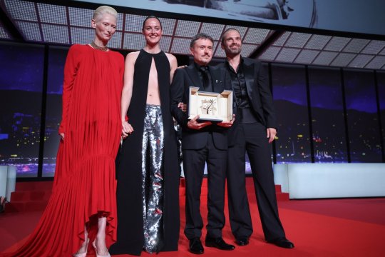Cristian Mungiu a câștigat Palme d’Or la Cannes pentru filmul „Fjord”. Regizorul român obține pentru a doua oară marele trofeu al festivalului