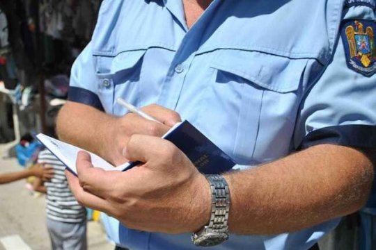 Românii riscă amenzi între 100 și 500 de lei fără să știe. Autoritățile spun că regulile se aplică în toate orașele