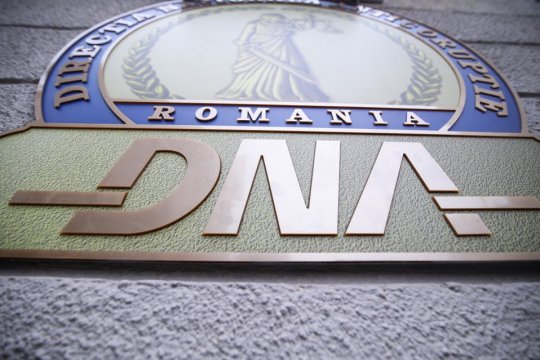 Șeful unui sindicat din Poliție a fost arestat după ce a luat bani în schimbul unor intervenții pentru un polițist