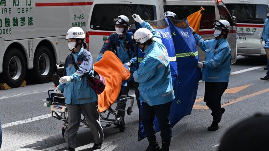 Aproximativ 20 de persoane au fost rănite într-un centru comercial din Tokyo. Poliția investighează pulverizarea unei substanțe necunoscute în Ginza