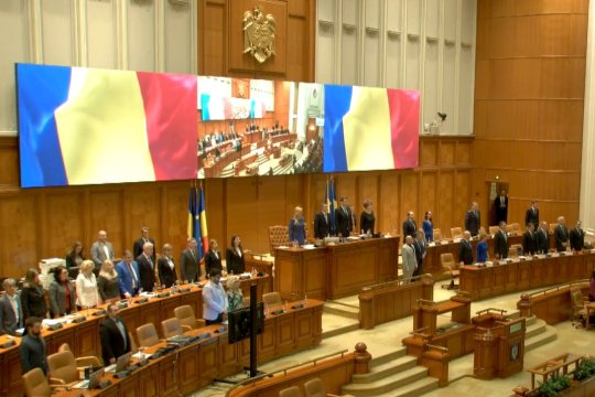PNL distribuie în Parlament un „decalog” înainte de votul moțiunii. Liberalii avertizează asupra efectelor căderii Guvernului
