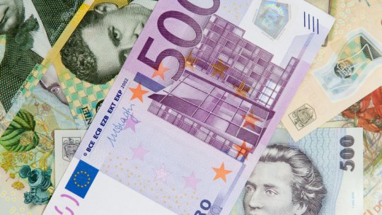 Leul continuă să se deprecieze după căderea Guvernului Bolojan. Euro a depășit pragul de 5,26 lei