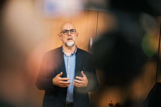 Kelemen Hunor avertizează asupra unui posibil val politic favorabil AUR. Liderul UDMR spune că România trebuie să evite alegerile anticipate