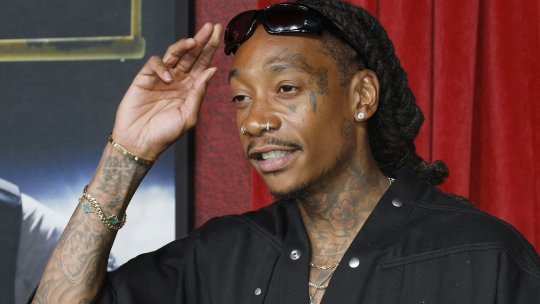Wiz Khalifa pierde un nou proces în România și rămâne cu condamnarea la închisoare pentru că a fumat canabis la ”Beach, Please!”