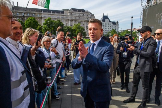 Ungaria schimbă oficial direcția politică după era Viktor Orbán. Noul Parlament s-a reunit pentru prima dată la Budapesta, în frunte cu Peter Magyar