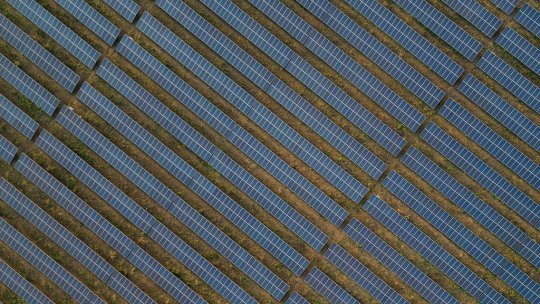 Electrica investește 36,6 milioane de euro într-un nou parc fotovoltaic cu stocare. Proiectul Bihor 1 intră în construcție