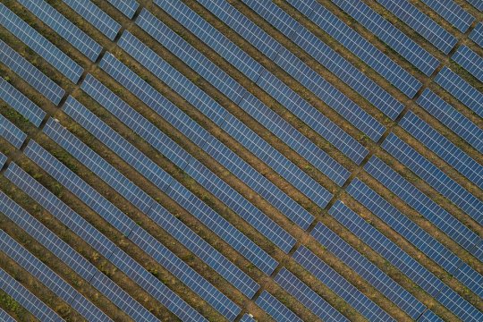 Electrica investește 36,6 milioane de euro într-un nou parc fotovoltaic cu stocare. Proiectul Bihor 1 intră în construcție
