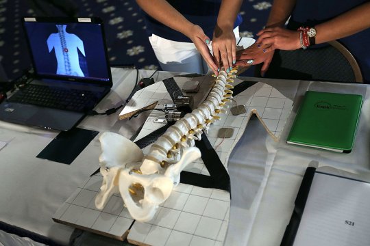 Conferință dedicată scoliozei la Complexul Sportiv Național Arcul de Triumf. Specialiști din România și Turcia se reunesc pe 18 iunie