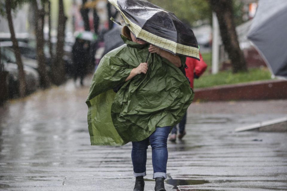 Avertizare cod galben de ploi în București și 31 de județe