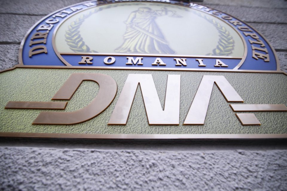 Percheziții DNA la Primăria Iași, într-un dosar privind dispariția unor cantități de păcură din rezervele statului