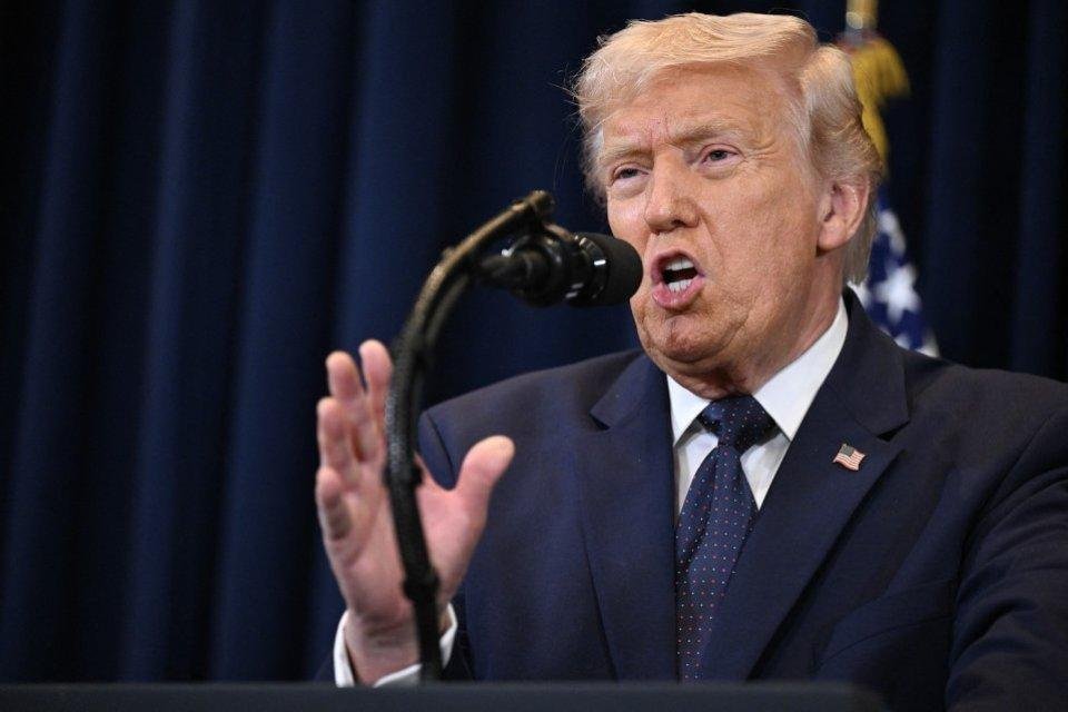 FT: Donald Trump amenință cu oprirea armelor pentru Ucraina. Presiuni asupra Europei pentru Strâmtoarea Ormuz