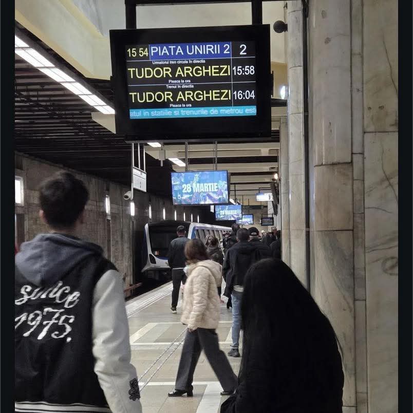Un tânăr a fost scos decedat de sub o garnitură de metrou, la stația Piața Unirii 2