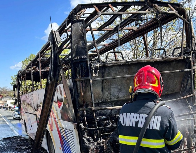 Un autocar a luat foc în Tulcea