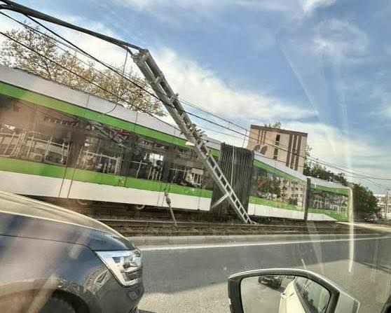 Tramvai deraiat în București